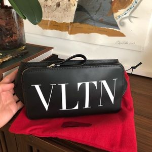 Valentino VLTN UNISEX Belt bag!
